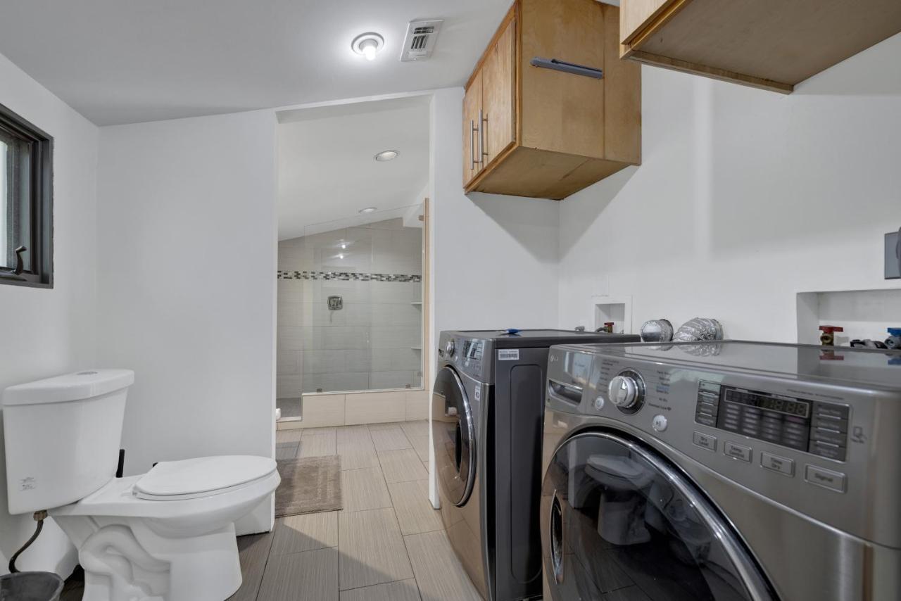 406 Lodge-A: Hot-Tub & 2 Blks To Main St Фредериксберг Экстерьер фото